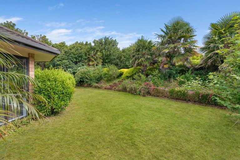Photo of property in 10 Gleaming Place, Waiuku, 2123