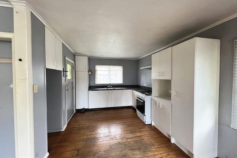 Photo of property in 62 Sutton Crescent, Papakura, 2110