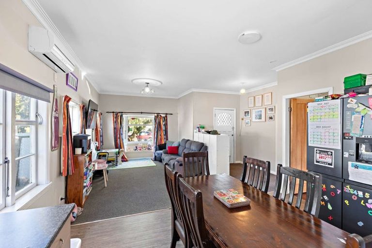 Photo of property in 15 Liverpool Street, Levin, 5510