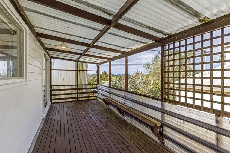 Photo of property in 1/302 Glenfield Road, Glenfield, Auckland, 0629