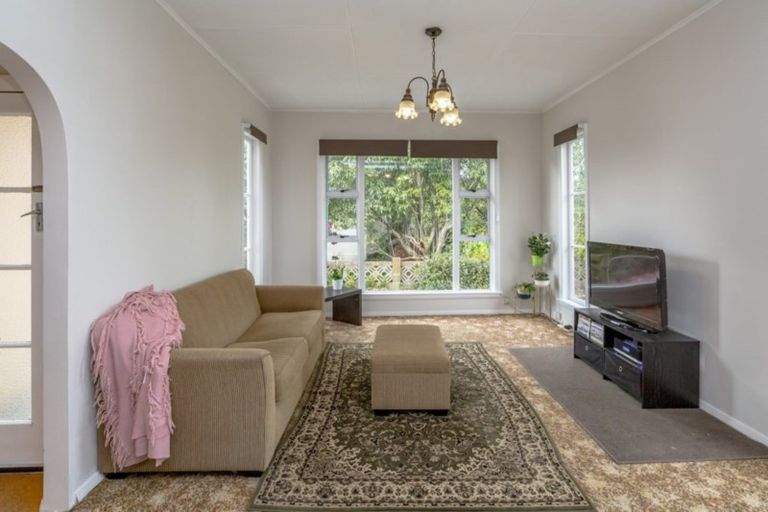 Photo of property in 422 High Street South, Carterton, 5713