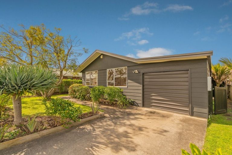Photo of property in 42 Cholmondeley Crescent, Whitianga, 3510