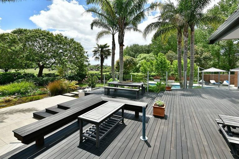 Photo of property in 155 Taupaki Road, Taupaki, Henderson, 0782