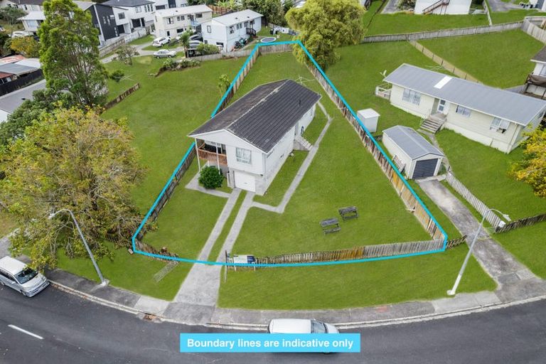 Photo of property in 51 Cedar Heights Avenue, Massey, Auckland, 0614