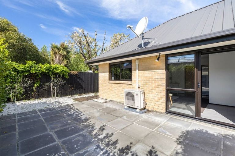 Photo of property in 2/193 Weston Road, St Albans, Christchurch, 8052