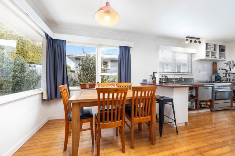 Photo of property in 72 Colwill Road, Massey, Auckland, 0614