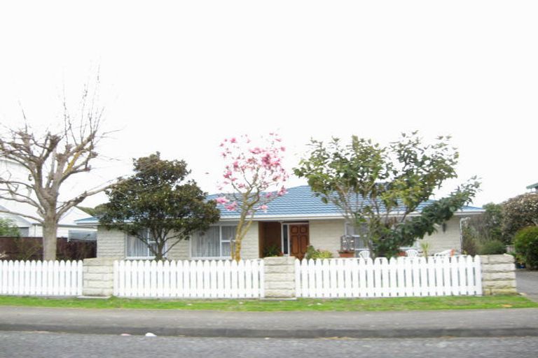 Photo of property in 60 Shrimpton Road, Haumoana, 4102