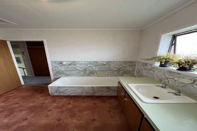 Photo of property in 30 Gold Street, Waitara, 4320