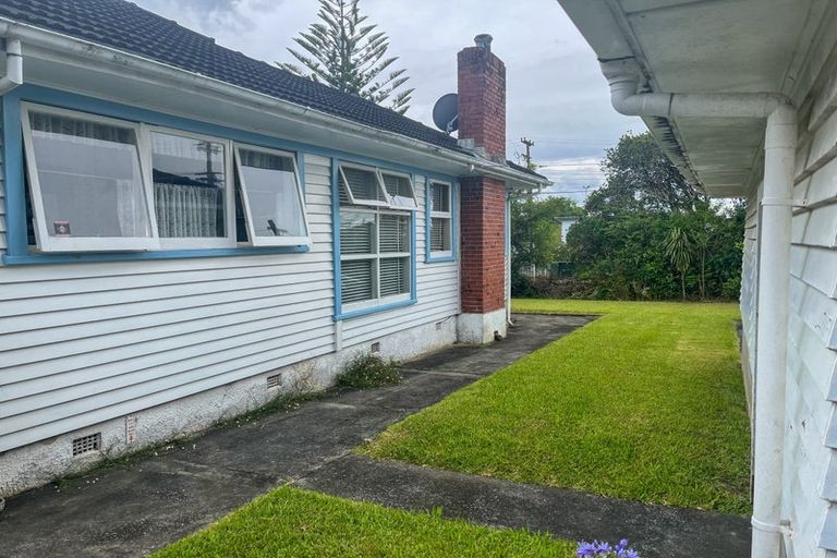 Photo of property in 26 Vanguard Road, Kelston, Auckland, 0602