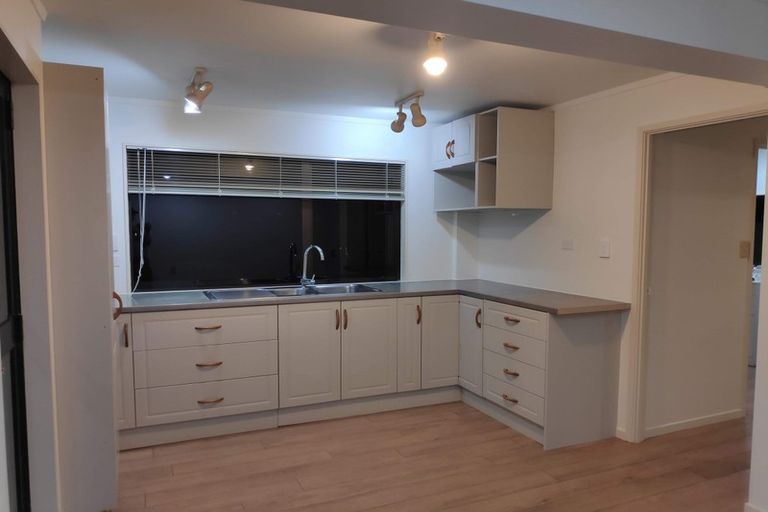 Photo of property in 34 Archers Road, Glenfield, Auckland, 0629