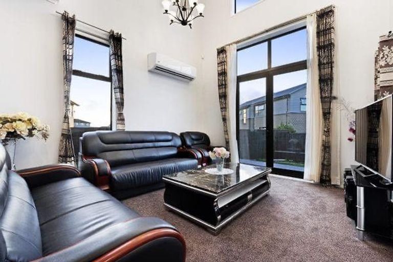 Photo of property in 18 Hirimate Place, Flat Bush, Auckland, 2019