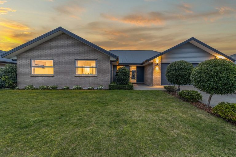 Photo of property in 4 Te Whenu Crescent, Marshland, Christchurch, 8083