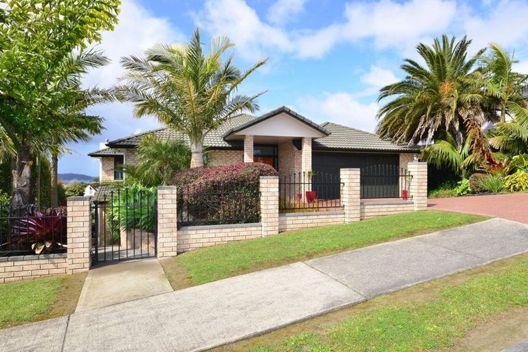 Photo of property in 3 Matisse Drive, West Harbour, Auckland, 0618
