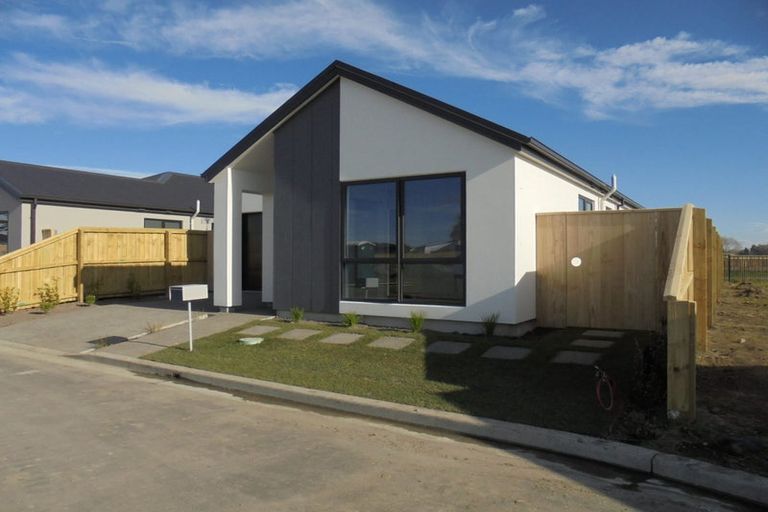 Photo of property in 4 Clontarf Lane, Belfast, Christchurch, 8051