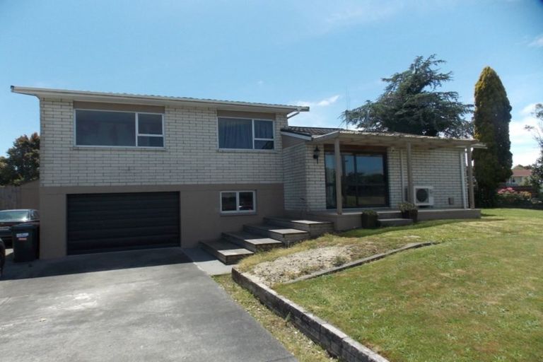 Photo of property in 4 Waltham Court, Cloverlea, Palmerston North, 4412