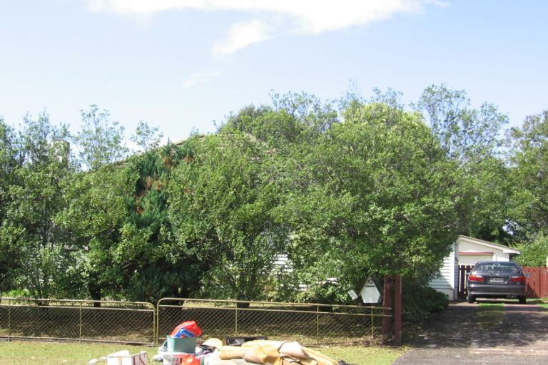 Photo of property in 27 Vanguard Road, Kelston, Auckland, 0602