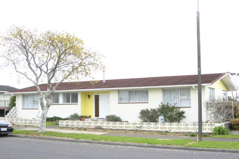 Photo of property in 56 Nevada Drive, Merrilands, New Plymouth, 4312