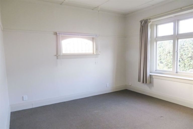 Photo of property in 21 Irving Street, Gore, 9710