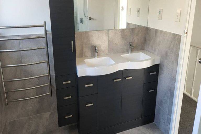 Photo of property in 43 Russleigh Drive, Dinsdale, Hamilton, 3204