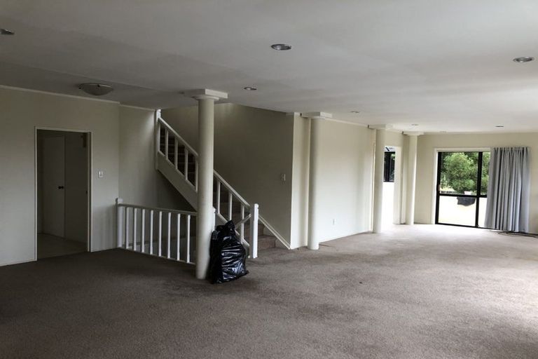 Photo of property in 11 Murano Place, Chatswood, Auckland, 0626