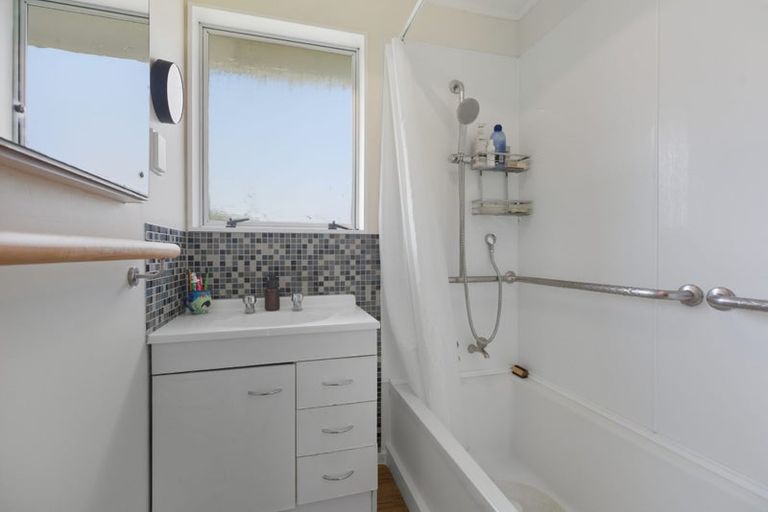 Photo of property in 20 Ngahere Street, Inglewood, 4330