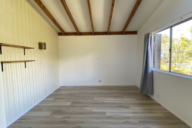 Photo of property in 22 Korotaha Terrace, Rothesay Bay, Auckland, 0630