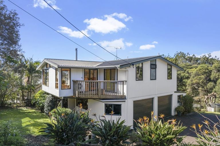 Photo of property in 706 Huia Road, Parau, Auckland, 0604