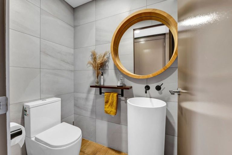 Photo of property in 12a Baring Terrace, Strandon, New Plymouth, 4312