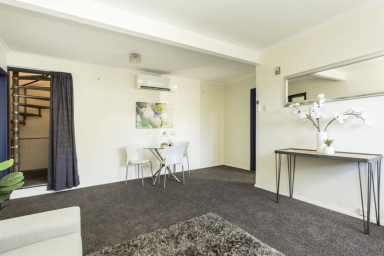 Photo of property in 30 Middleton Road, Kew, Dunedin, 9012