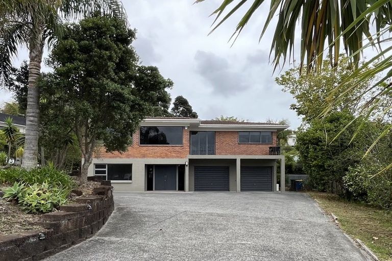 Photo of property in 5 Anchor Place, Beach Haven, Auckland, 0626