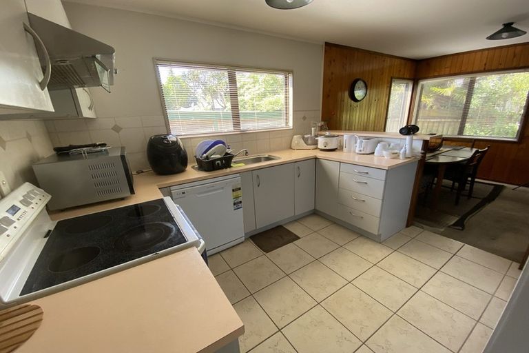 Photo of property in 48 De Quincey Terrace, Highland Park, Auckland, 2010