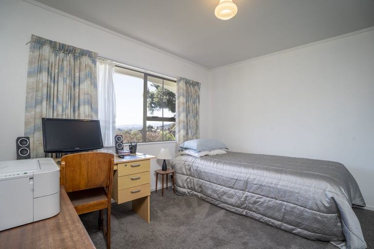 Photo of property in 1 Brasenose Place, Tawa, Wellington, 5028