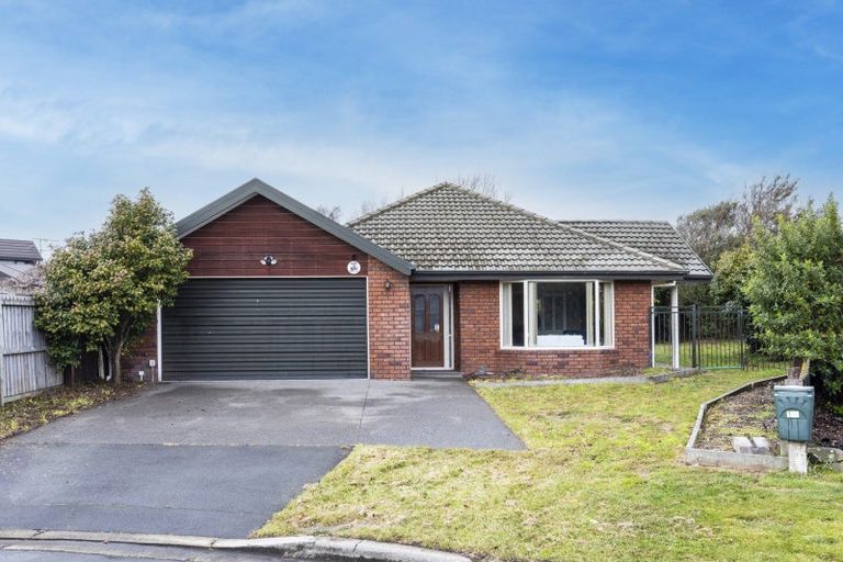 Photo of property in 10 Fieldmoor Place, Parklands, Christchurch, 8083