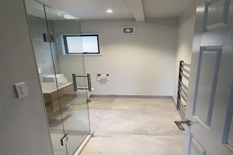 Photo of property in 1/12 Aotearoa Terrace, Murrays Bay, Auckland, 0630