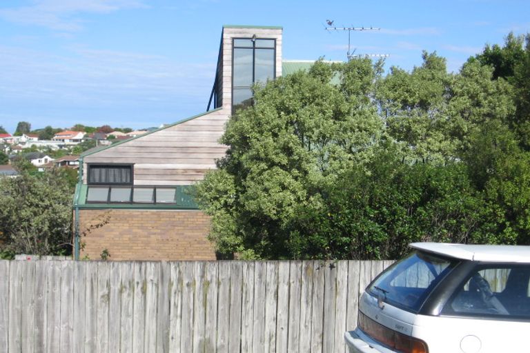 Photo of property in 2/20 Kiteroa Terrace, Rothesay Bay, Auckland, 0630