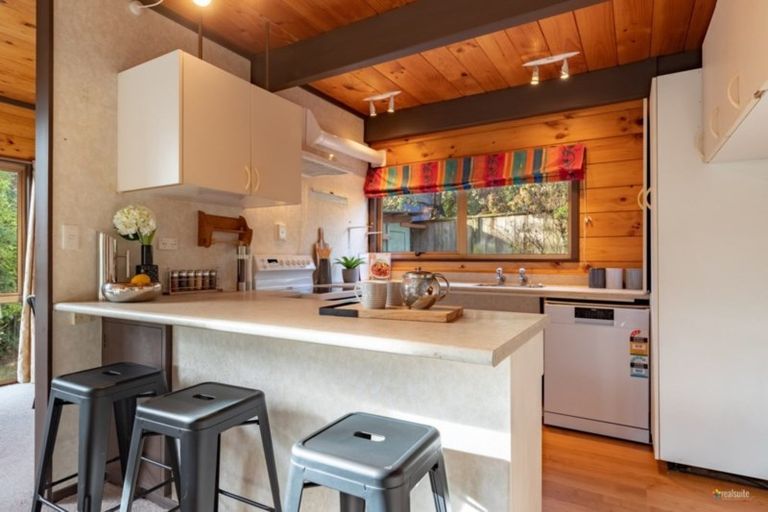 Photo of property in 363 Stokes Valley Road, Stokes Valley, Lower Hutt, 5019