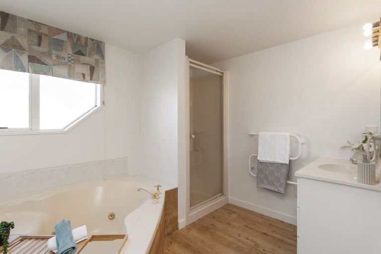 Photo of property in 89 Peer Street, Ilam, Christchurch, 8041