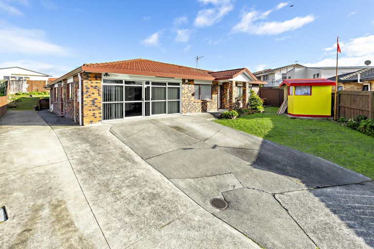 Photo of property in 62 Robert Ross Place, Clendon Park, Auckland, 2103