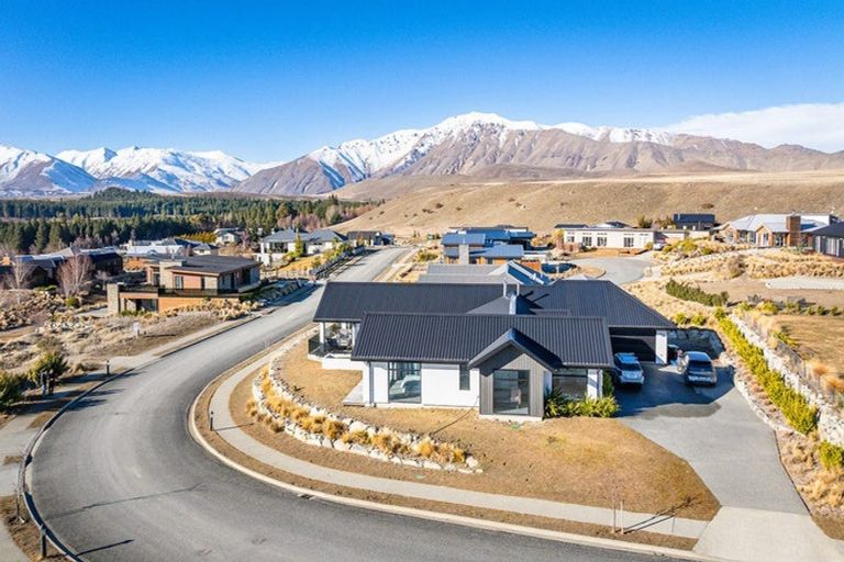 Photo of property in 17 Mistake Drive, Lake Tekapo, 7999