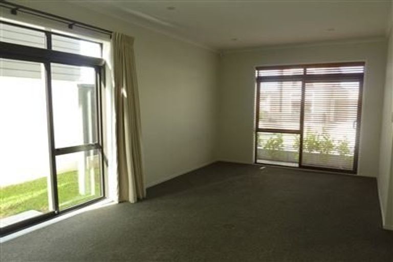 Photo of property in 12 Teal Way, Hobsonville, Auckland, 0616
