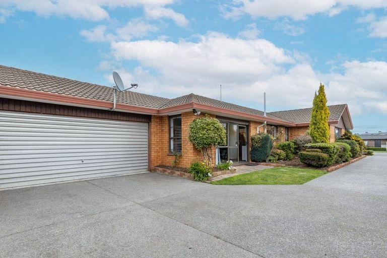Photo of property in 115 Hawthornden Road, Avonhead, Christchurch, 8042