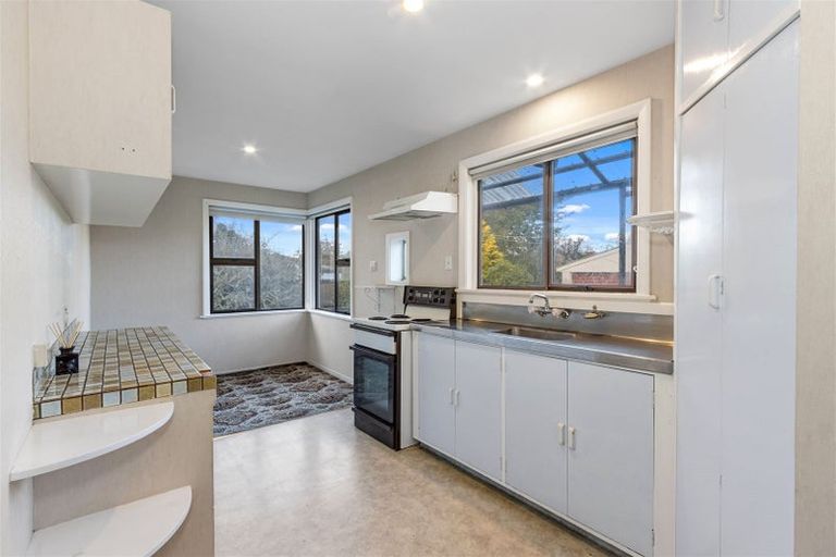 Photo of property in 6 Hillary Crescent, Upper Riccarton, Christchurch, 8041