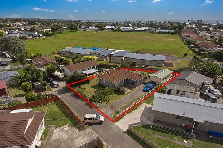 Photo of property in 14 Palmers Road, Clendon Park, Auckland, 2103