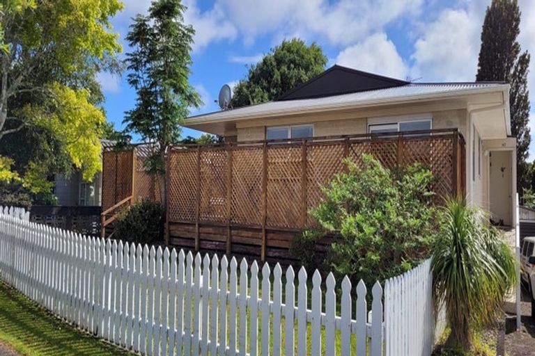 Photo of property in 147 Govett Avenue, Frankleigh Park, New Plymouth, 4310