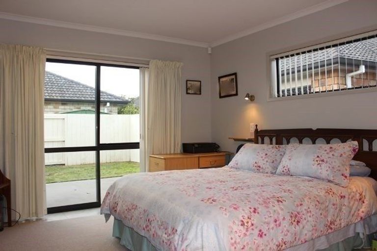 Photo of property in 12 Putaka Place, Papamoa Beach, Papamoa, 3118