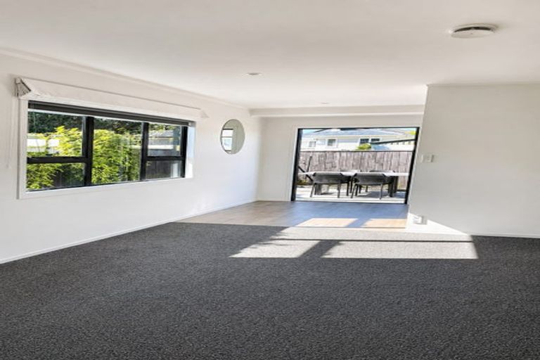 Photo of property in 1/4 Paul Place, Pakuranga, Auckland, 2010