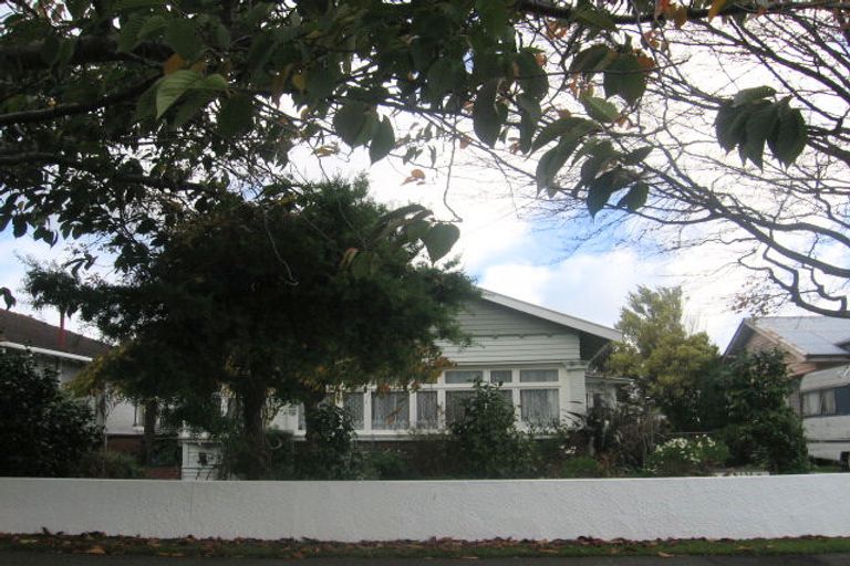 Photo of property in 28 Bryant Street, Takaro, Palmerston North, 4412
