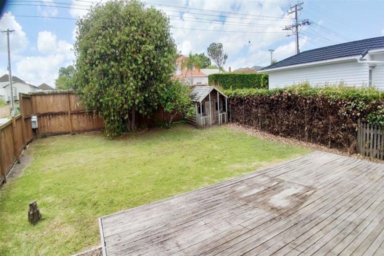 Photo of property in 1/10 Walter Street, Hauraki, Auckland, 0622