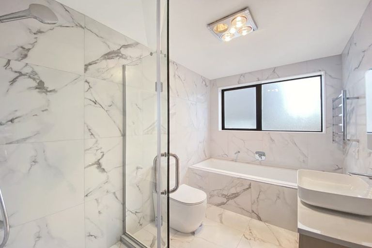 Photo of property in 3a Frontier Lane, Flat Bush, Auckland, 2019