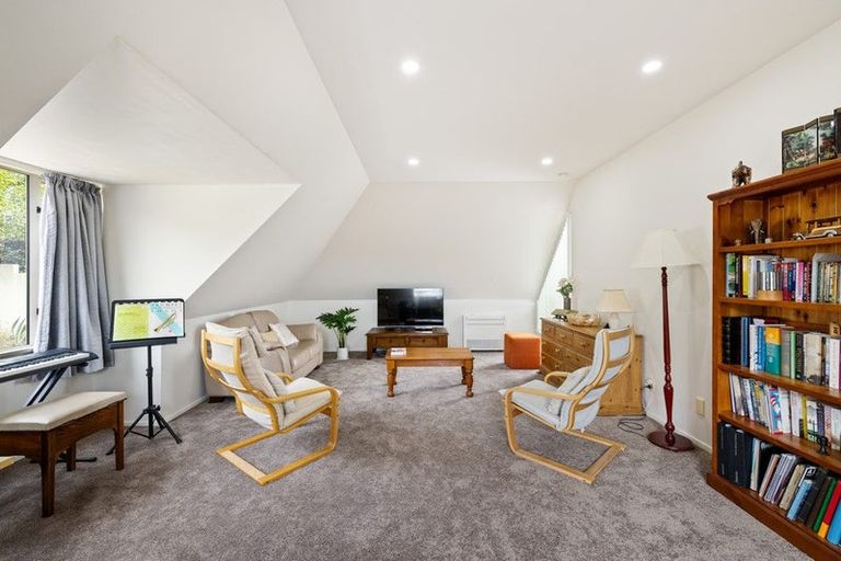 Photo of property in 126 Cannon Hill Crescent, Mount Pleasant, Christchurch, 8081